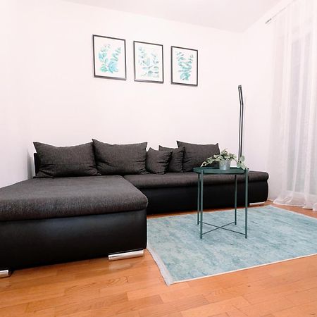Doma-Lu Apartment-Near Airport And Highway- Free Parking Velika Mlaka Exterior photo
